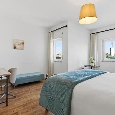 Fairstay - With Sea View Lägenhet